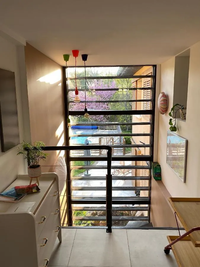 Les Cabanons Bed & Breakfast Dardilly